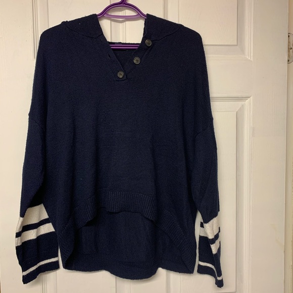 Tops - NWOT Hooded sweater